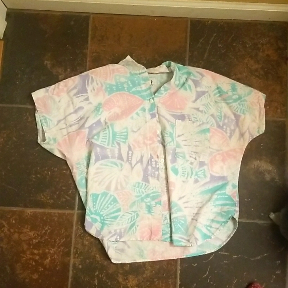 Button up vintage Hawaiian tee, small